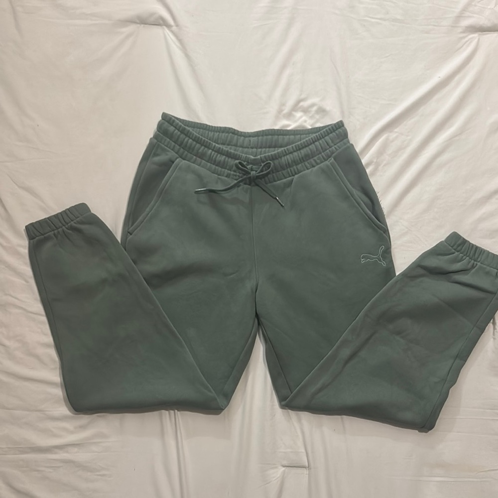 Puma woman Green Jogger Pants